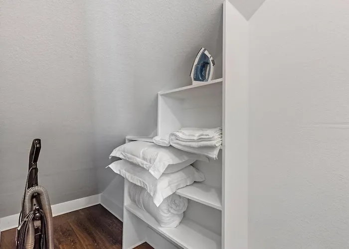 Apartment Poetic 1bd Ground Lvl *